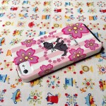 可愛いラブラドールと桜のiPhone5ケースです